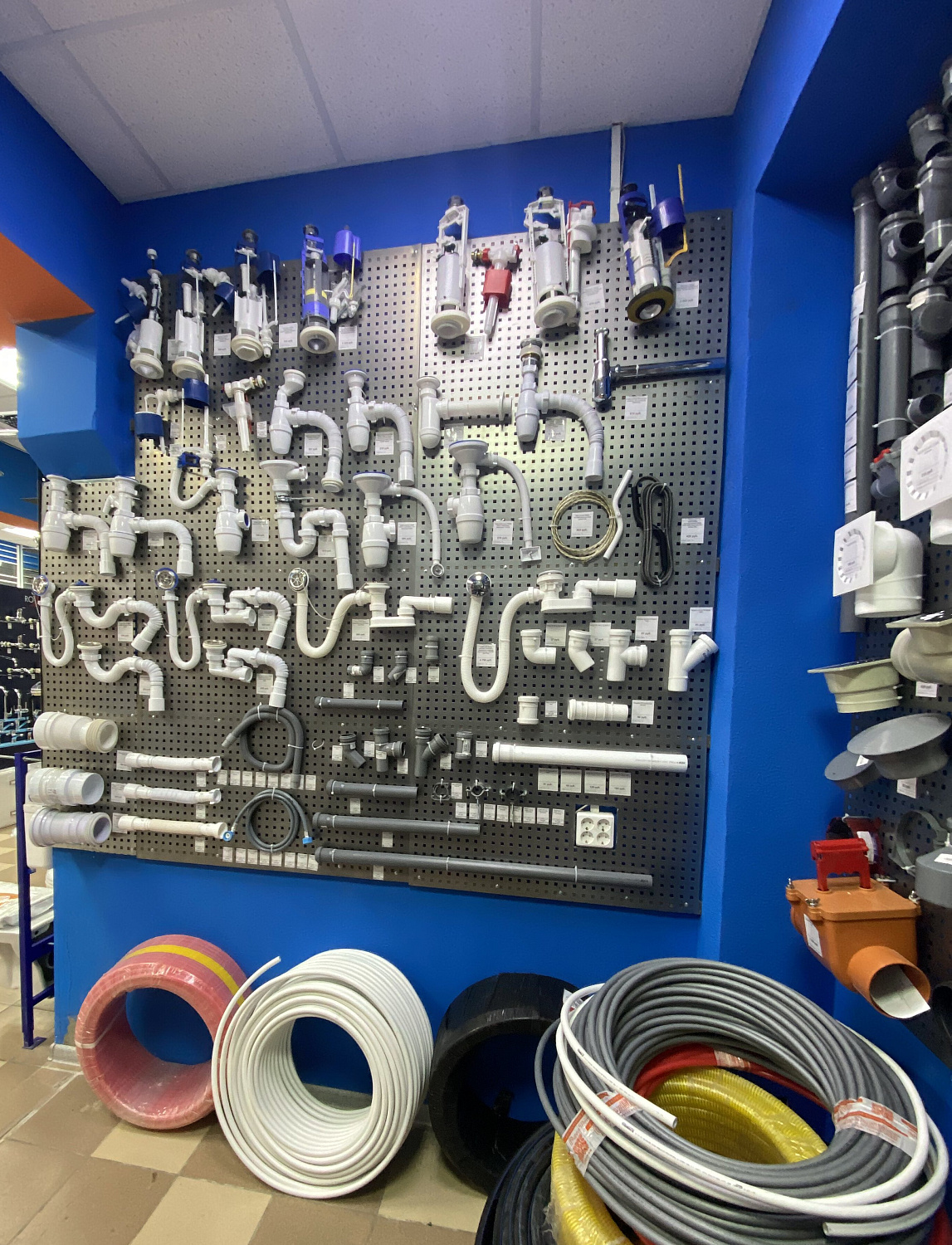 Обновленный магазин на ул. Зорге, 36!