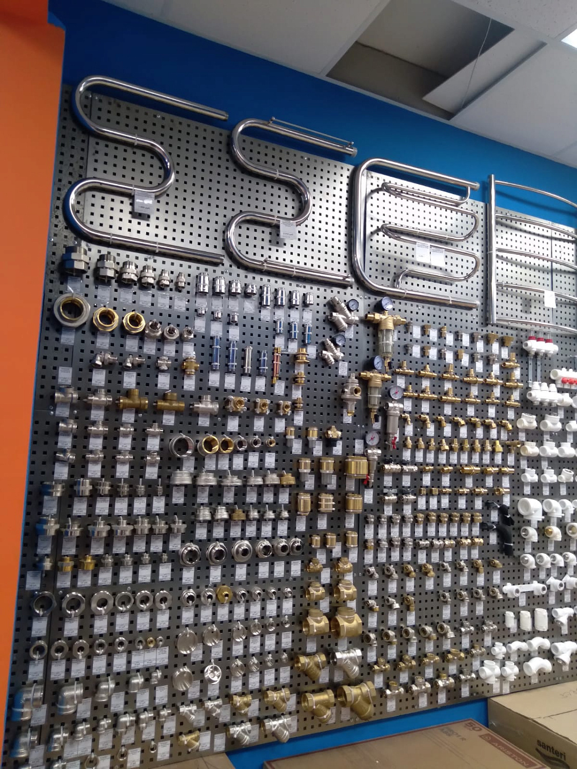 Обновленный магазин на ул. Зорге, 36!